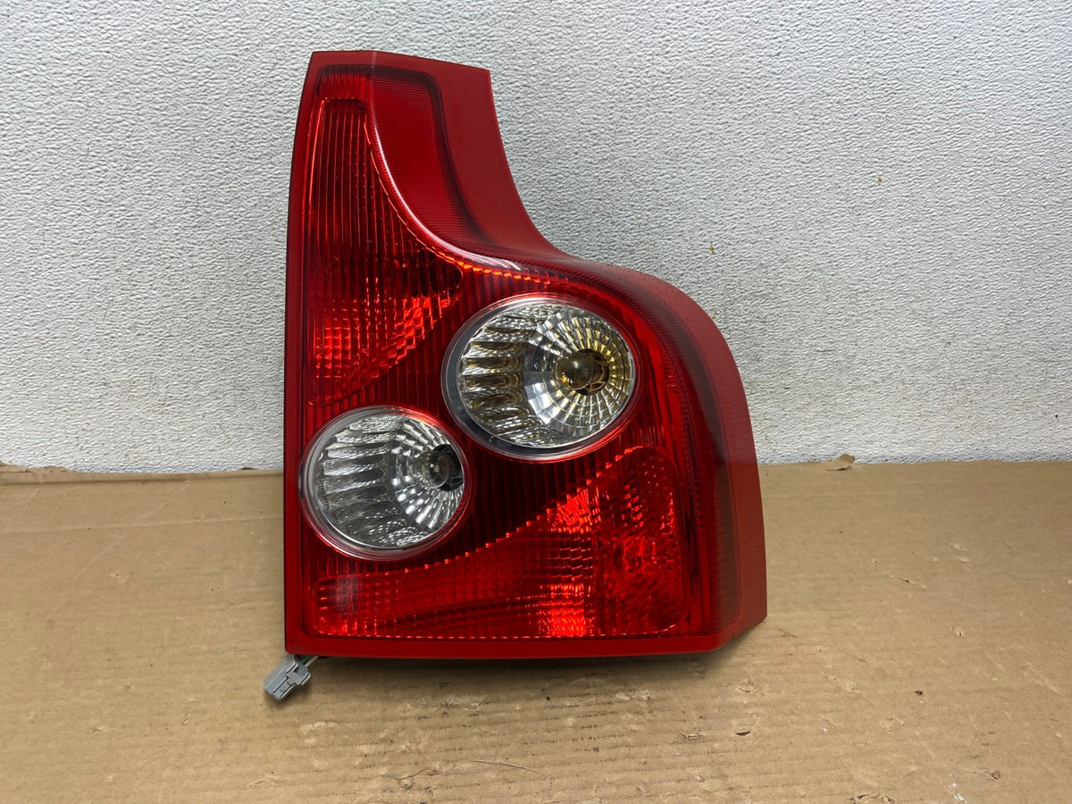 2003 2004 2005 2006 Volvo XC90 Right Passenger RH Lower Tail Light AG9259 LK0