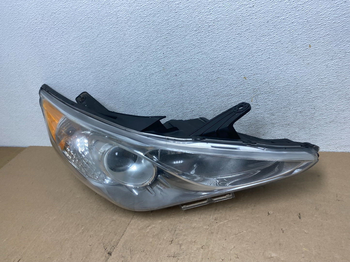 2011 - 2014 Hyundai Sonata Right Passenger Rh Side Headlight Halogen AE6899 DW1