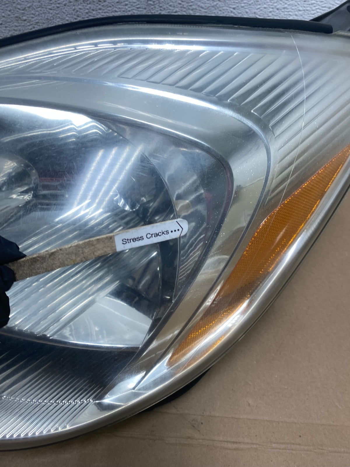 2004-2005 Toyota Sienna Left Driver LH Side Halogen Headlight AF4362 LK4