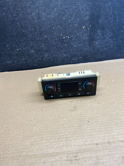 2003 to 2006 Chevrolet Silverado HVAC Heater Climate Control Module ah1503 DG0