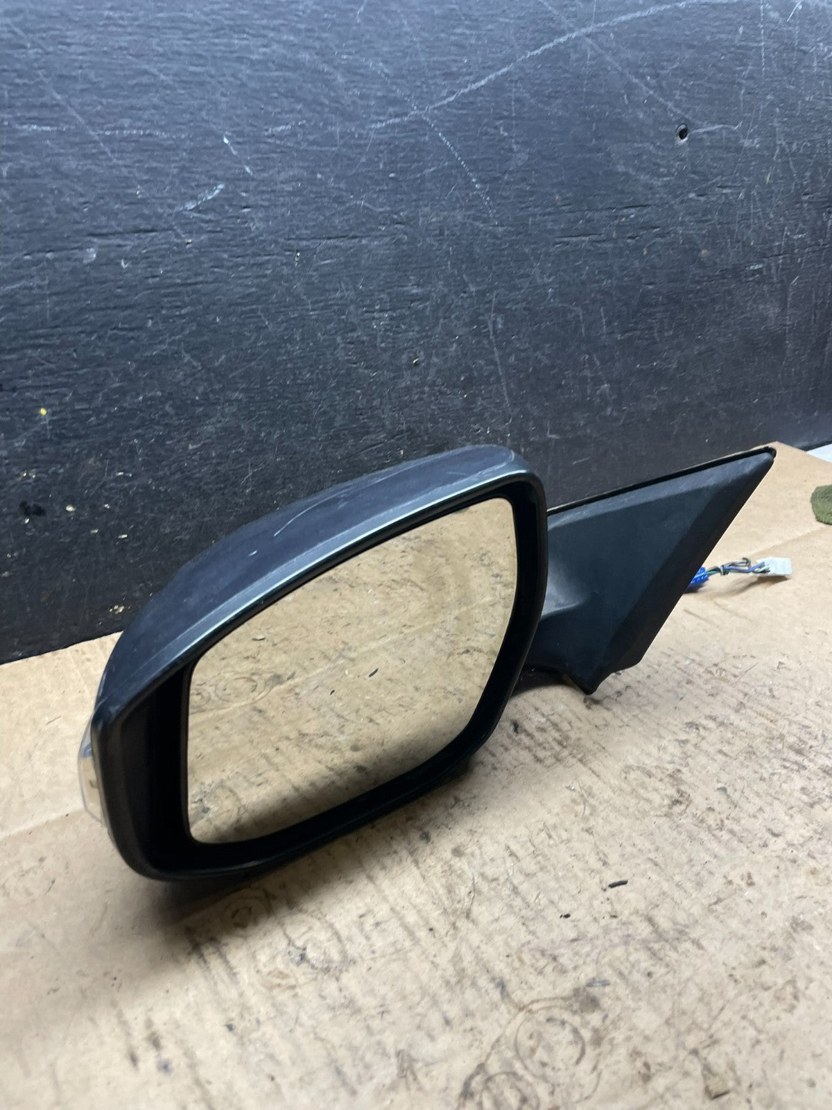 2016 to 2018 Nissan Altima Left Driver LH Turn Signal Door Mirror R9218 DG8