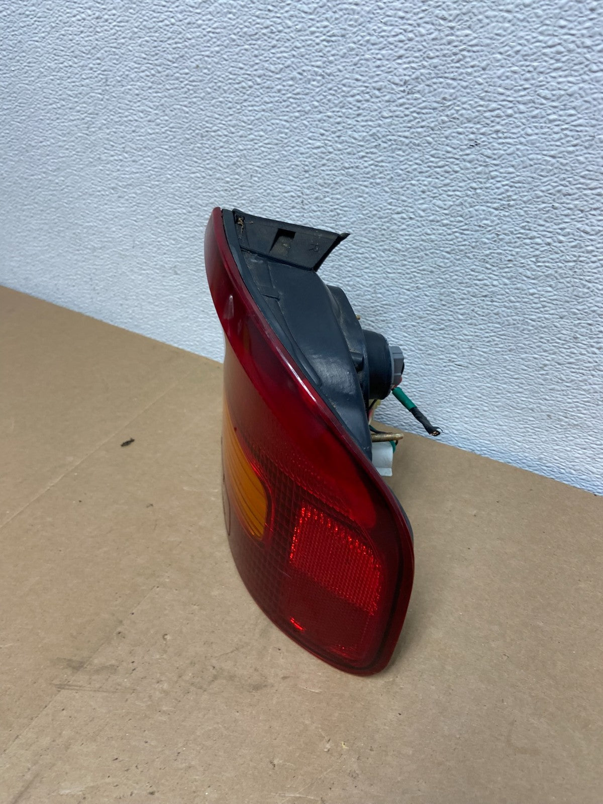 2000 to 2004 Subaru Legacy Right Passenger Rh Side Tail Light AC5589 DW1