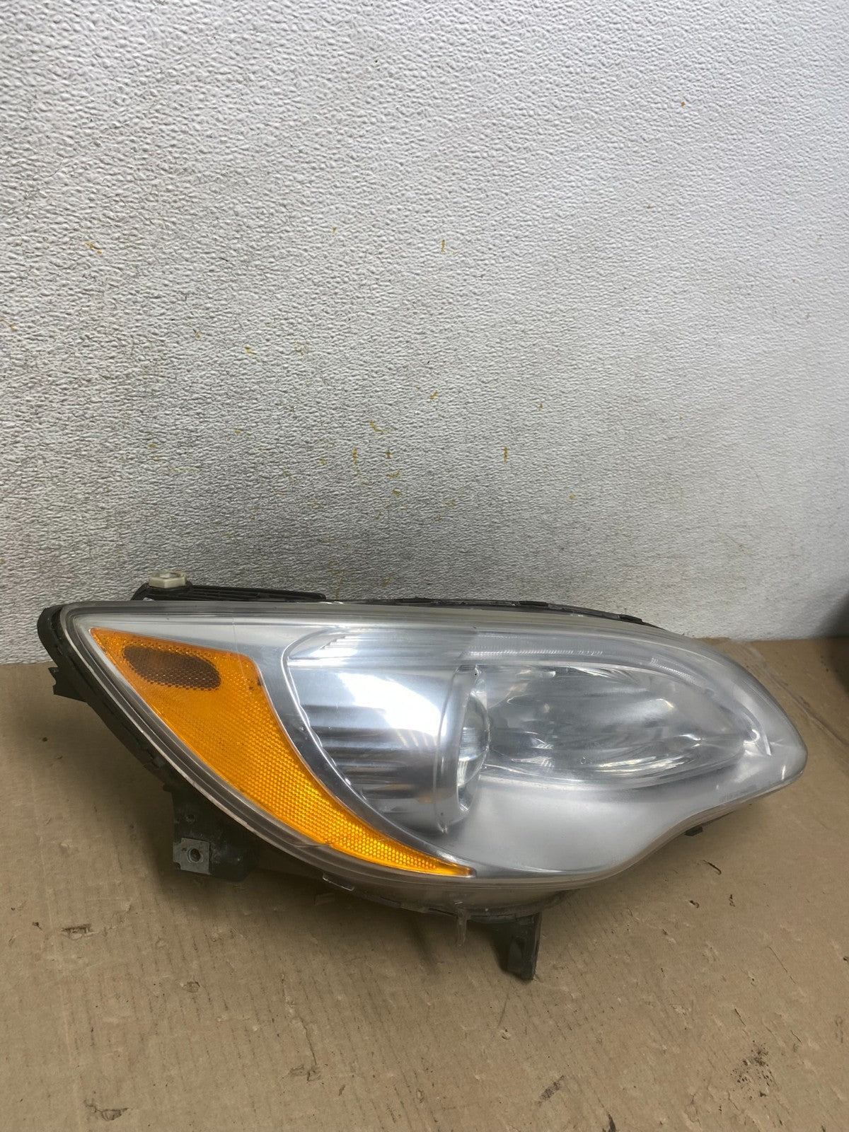 2011 2012 2013 2014 Chrysler 200 Right Passenger Halogen Headlight AH6839 DW2