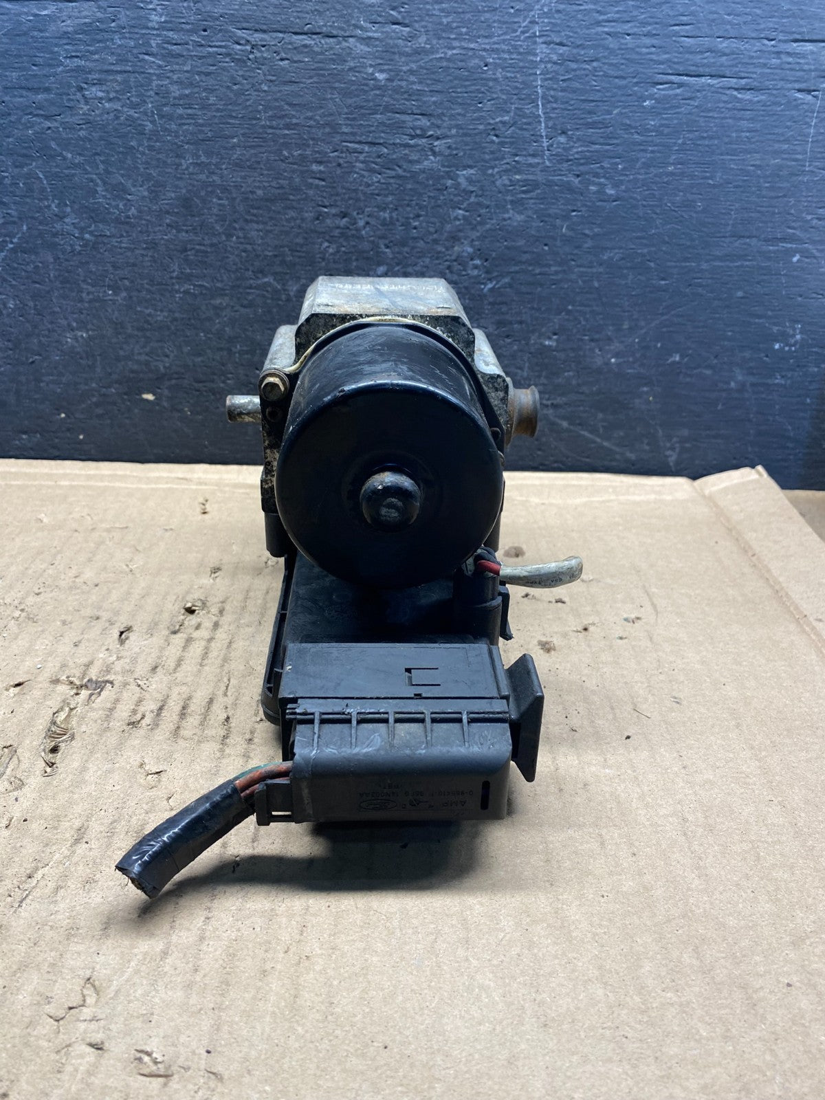 2006 2007 Ford E250 E350 Anti-Lock ABS Antilock Brake Pump AE8015 DW5