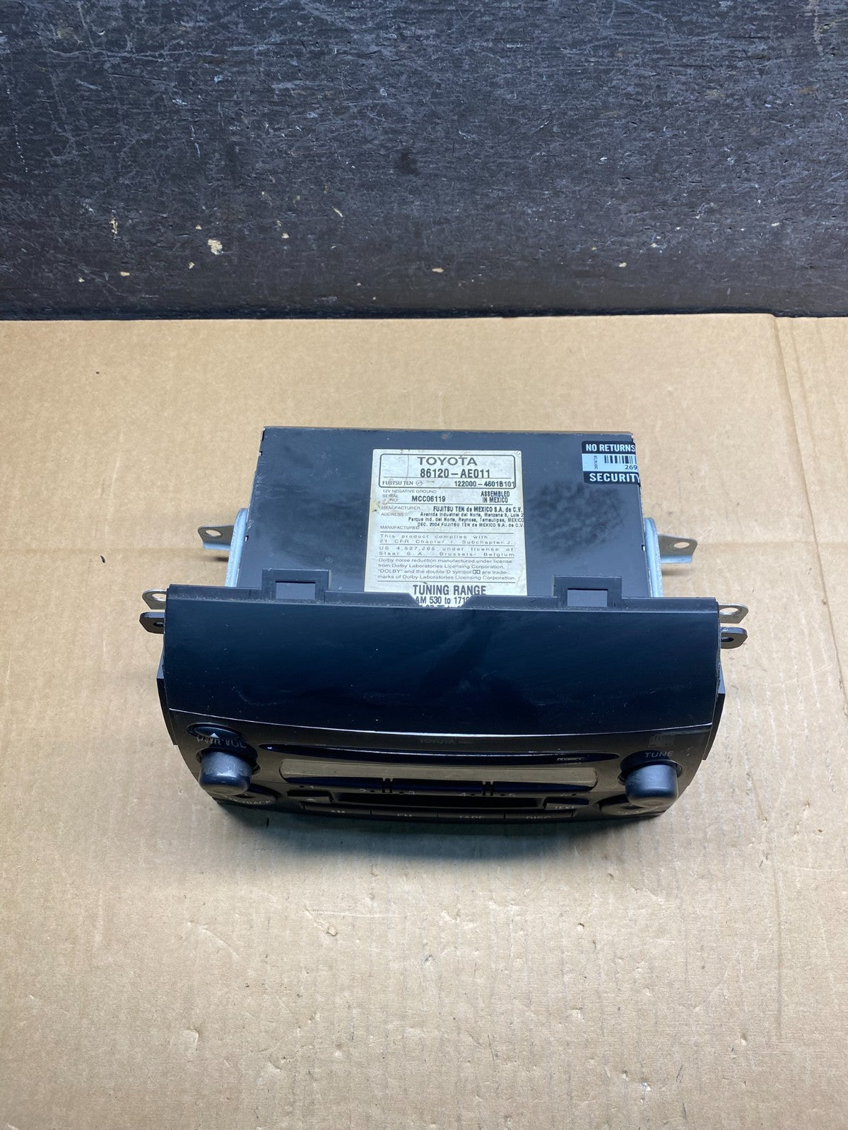 2004 to 2010 Toyota Sienna AM FM CD WMA Mp3 Radio Receiver AI7659 DG3