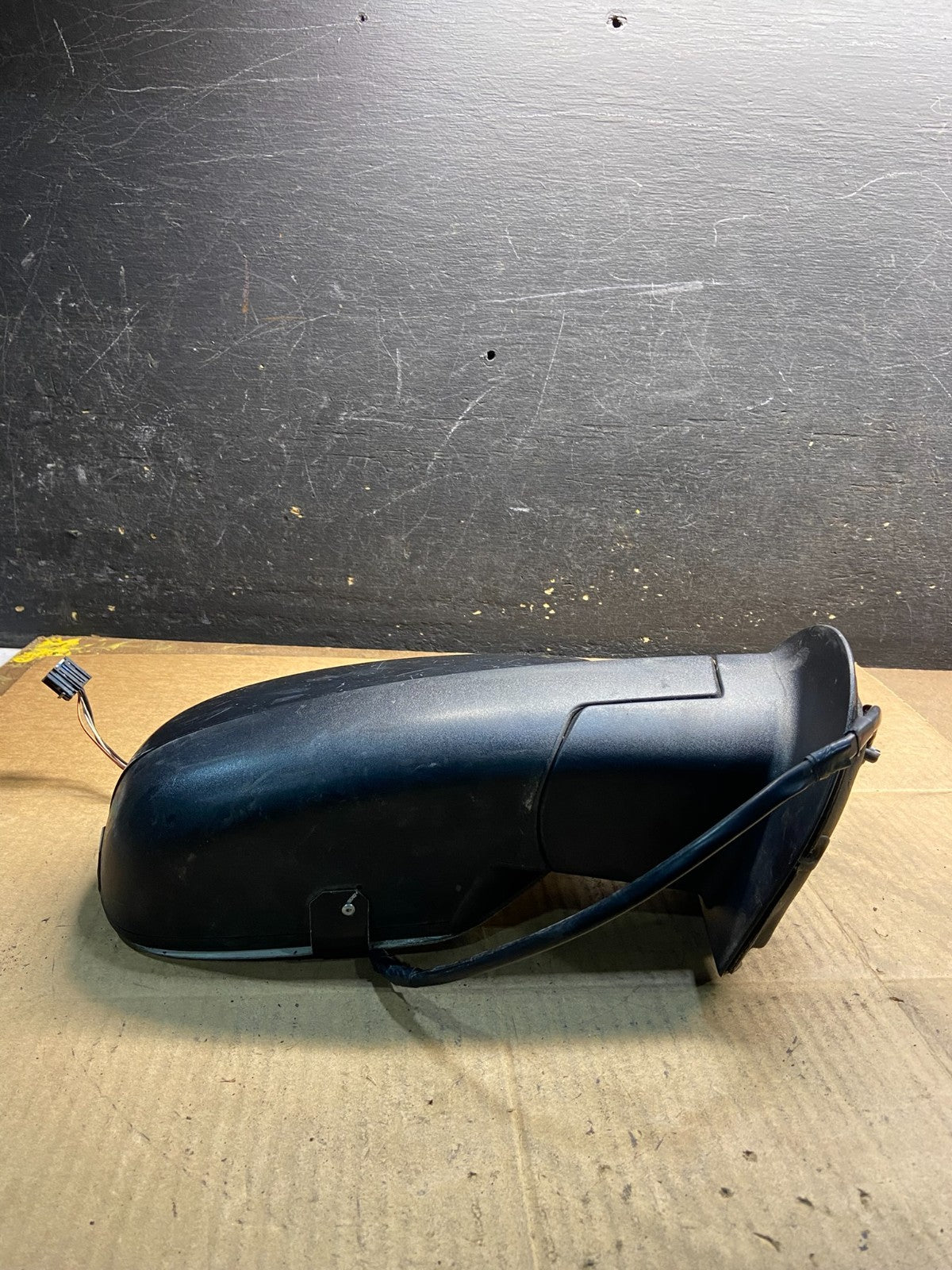 2007-2013 Chevrolet Tahoe Silverado Suburban Right Passenger Mirror OEM Y3978 DG0