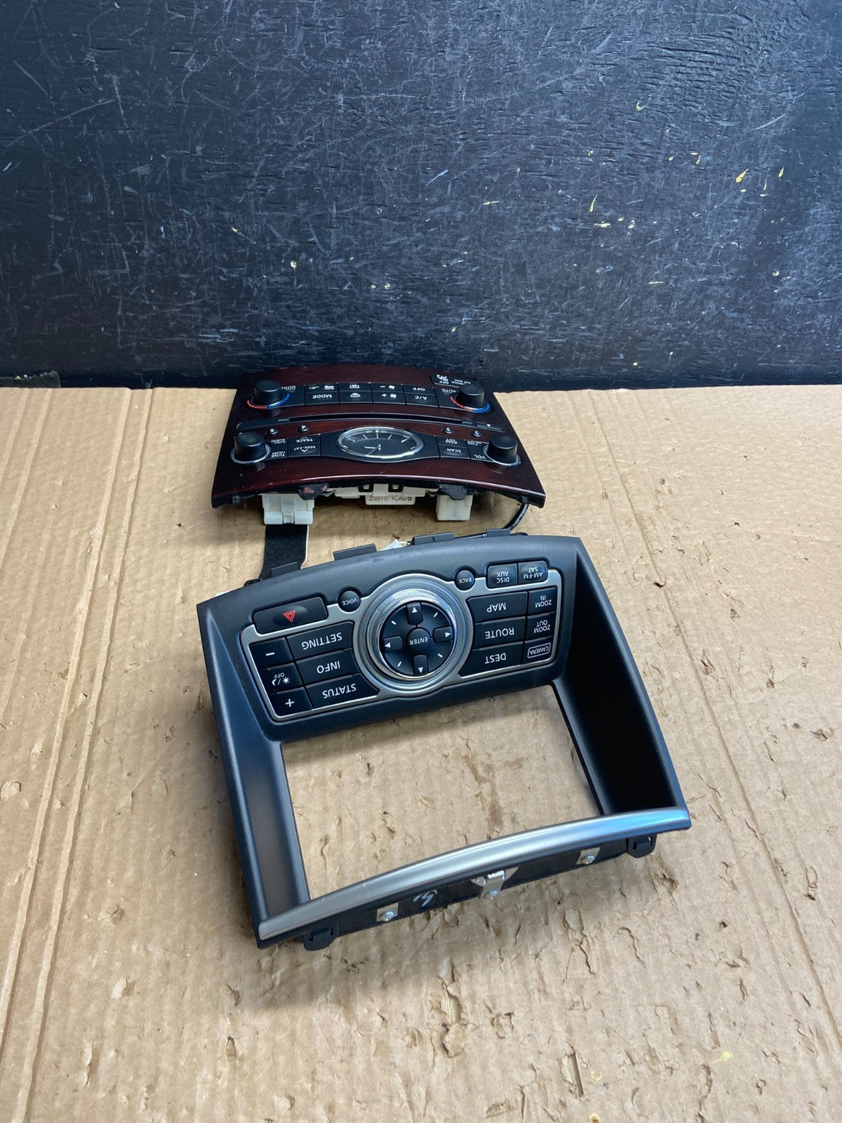 2008 to 2012 EX35 Radio Player Climate Control Panel Bezel AF6440 DG2