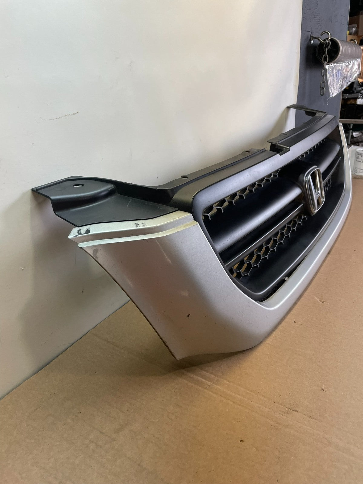 2003 2004 2005 Honda Pilot Front Upper Grill Grille AH0204 DG2