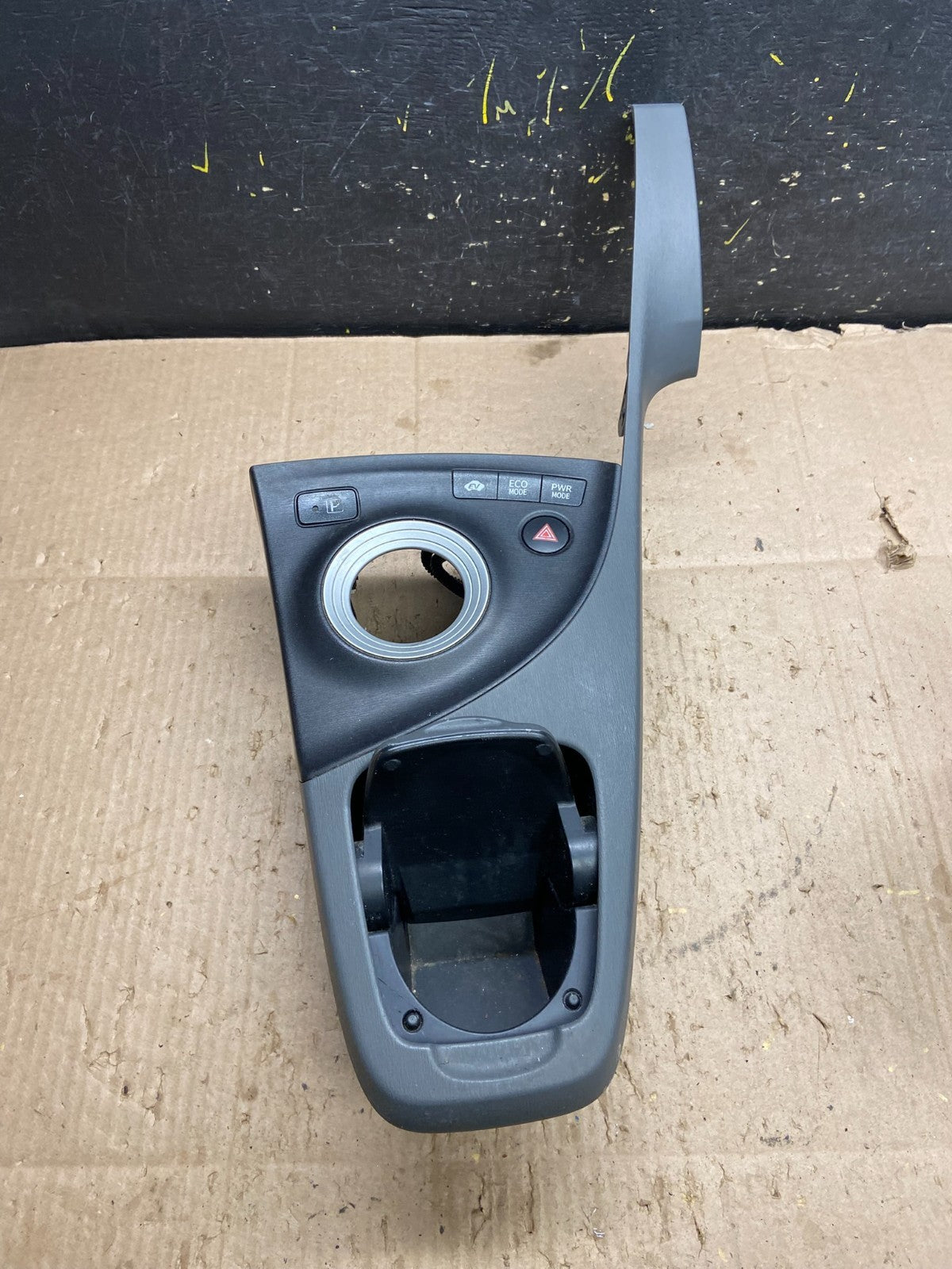2010 to 2015 Toyota Prius 1.8L Gear Shifter Trim Panel Cover Bezel Y7908 G1