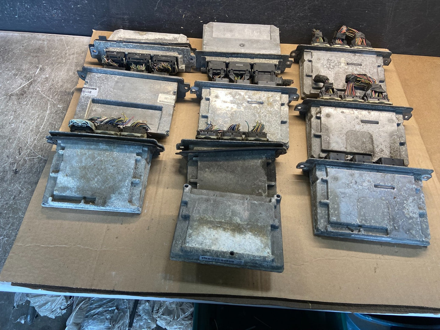 Mix of 10 Ford ECM Engine Computer Module AF93661