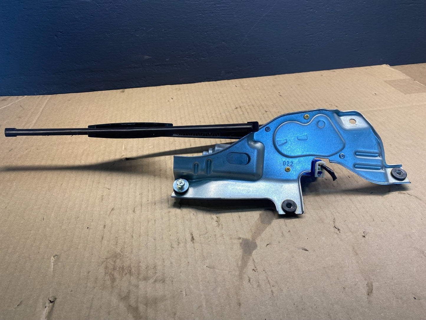 2009 to 2013 Subaru Forester Rear Windshield Washer Wiper Motor AB41825
