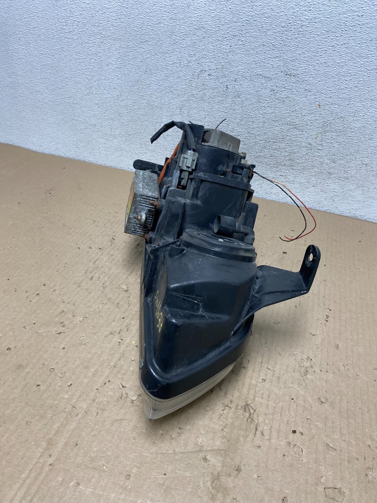2000 to 2001 Infiniti I30 Left Driver LH Side Headlight Xenon AE9745 DW6