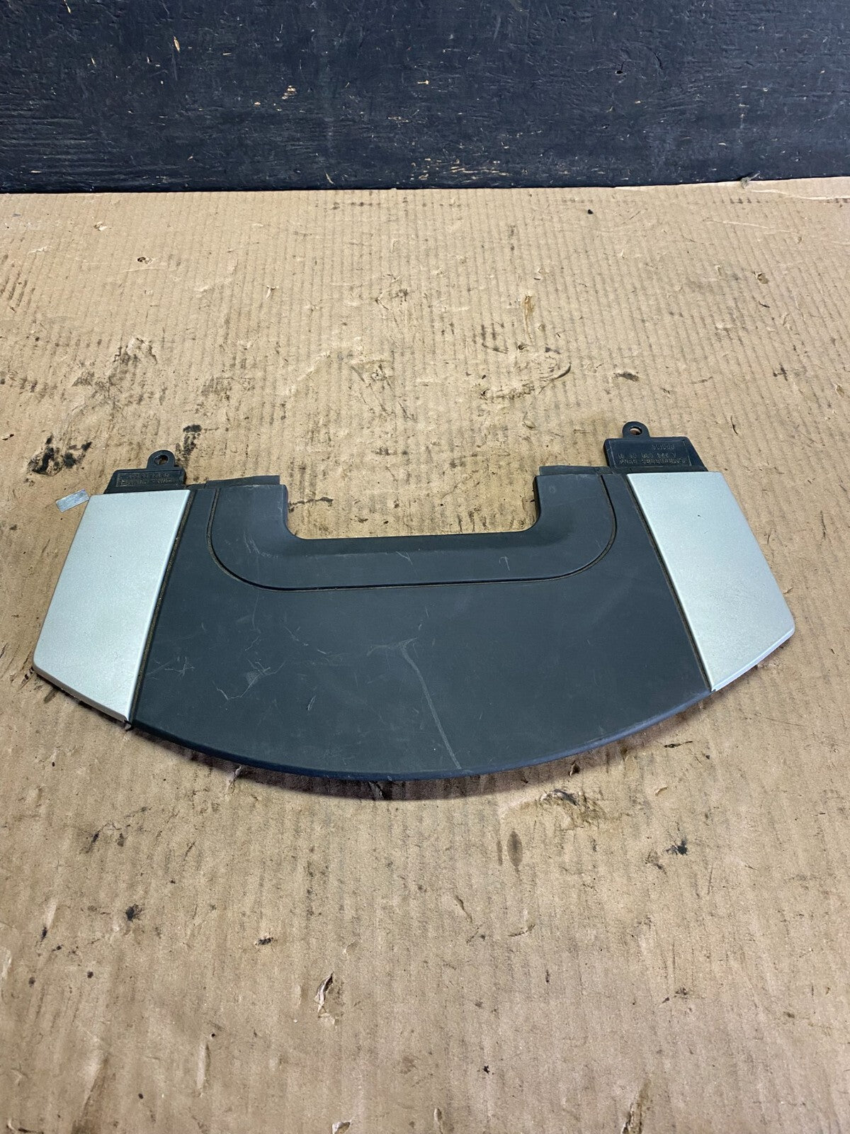06-12 Mercedes W251 R350 Engine air cleaner intake filter housing box OEM L94580