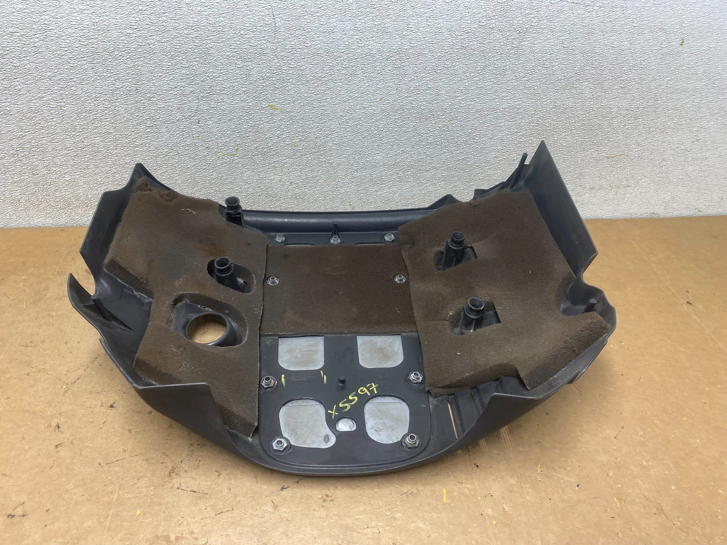 2005 to 2010 Chrysler 300 5.7L V8 Hemi Engine Motor Cover OEM X5597 DG6