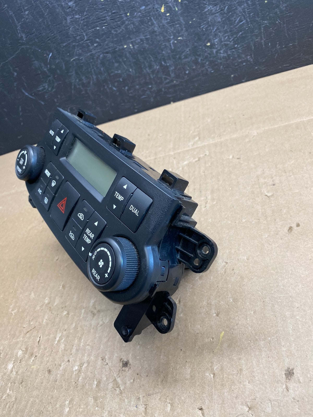 2006 to 2012 Kia Sedona Heater Temperature AC Climate Control AC6321 DG2