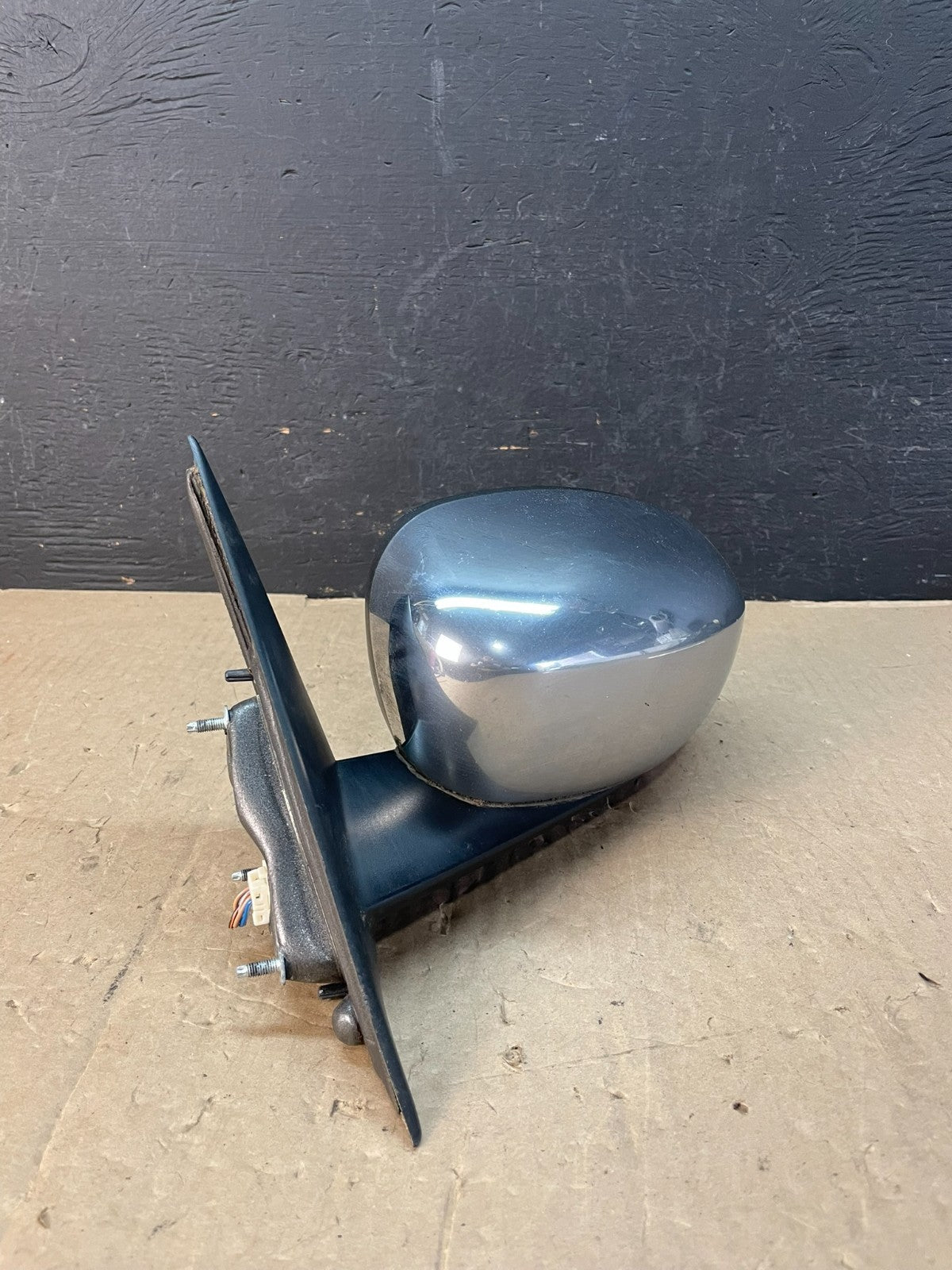2005 to 2010 Chrysler 300 Left Driver LH View Door Mirror AD5832 DW1