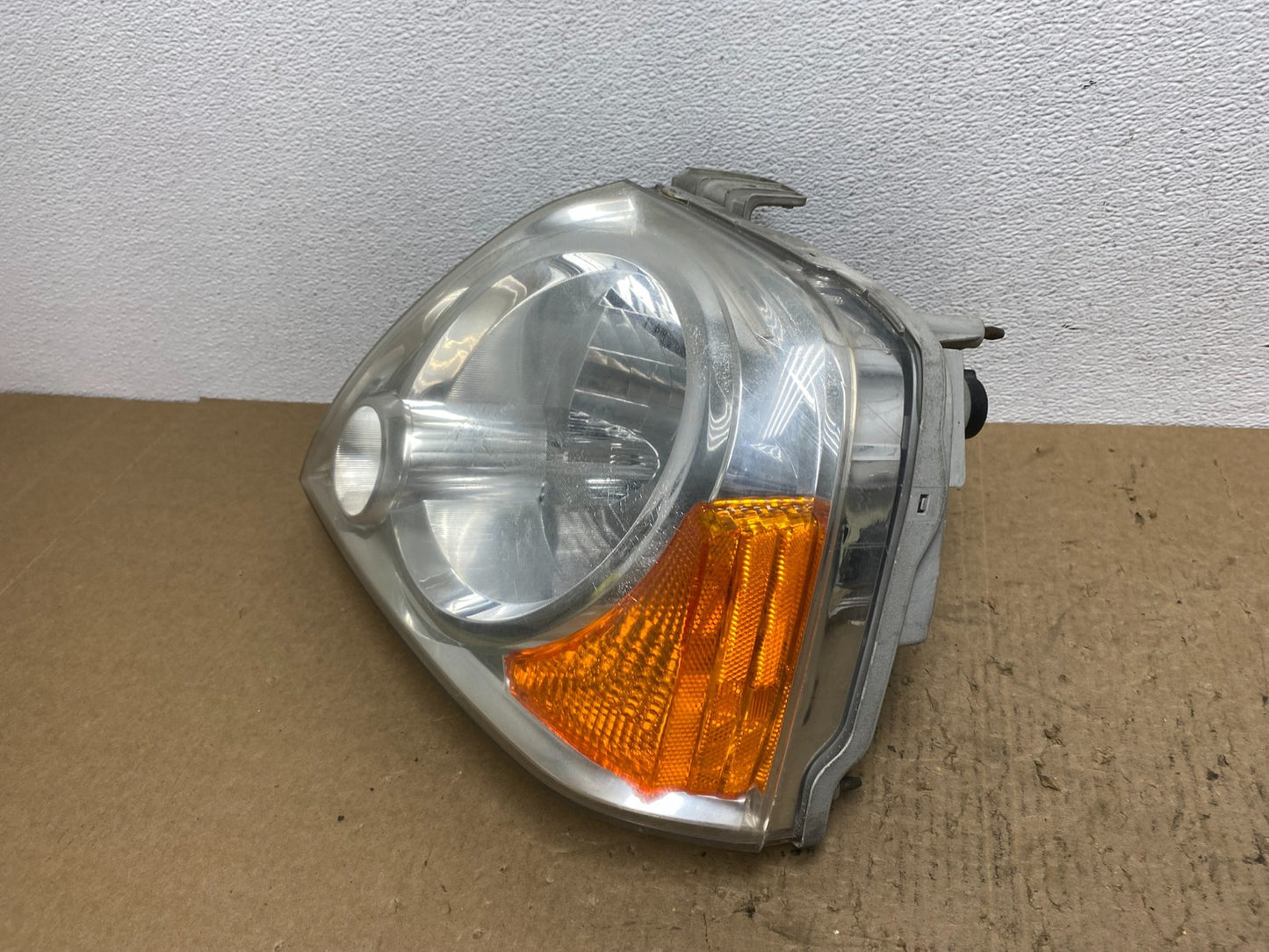 2004 to 2006 Suzuki XL-7 XL7 Left Driver LH Side Halogen Headlight Oem AC1586 DW1