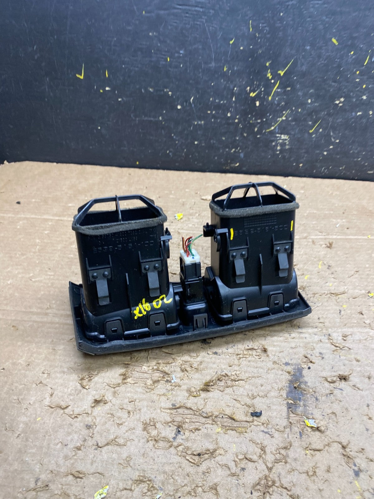 2000 2001 Infiniti I30 Center Dashboard Air Vent OEM x1602 DG5