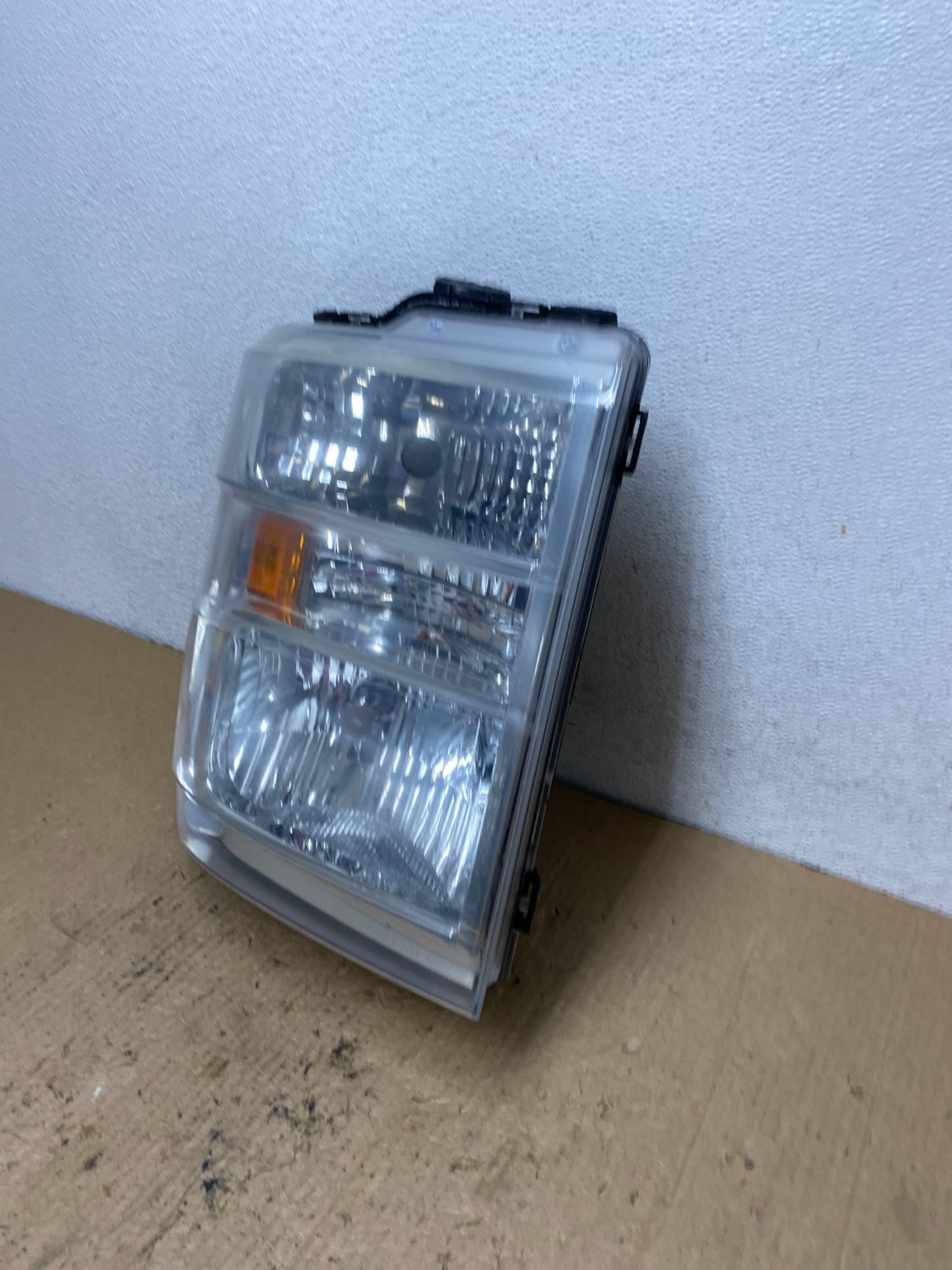 2008-2014 Ford Econoline E150 E250 E350 Right Passenger Headlight AG3242 DW1