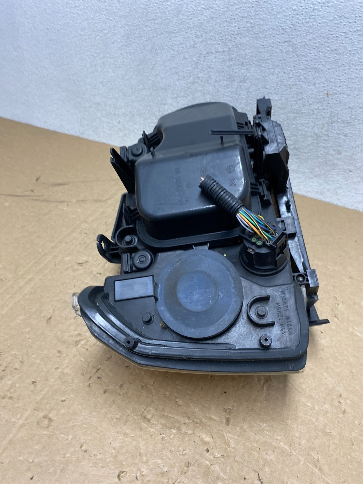 2008-2012 Land Rover LR2 Left Driver LH Side Xenon Headlight AG1144 DW9