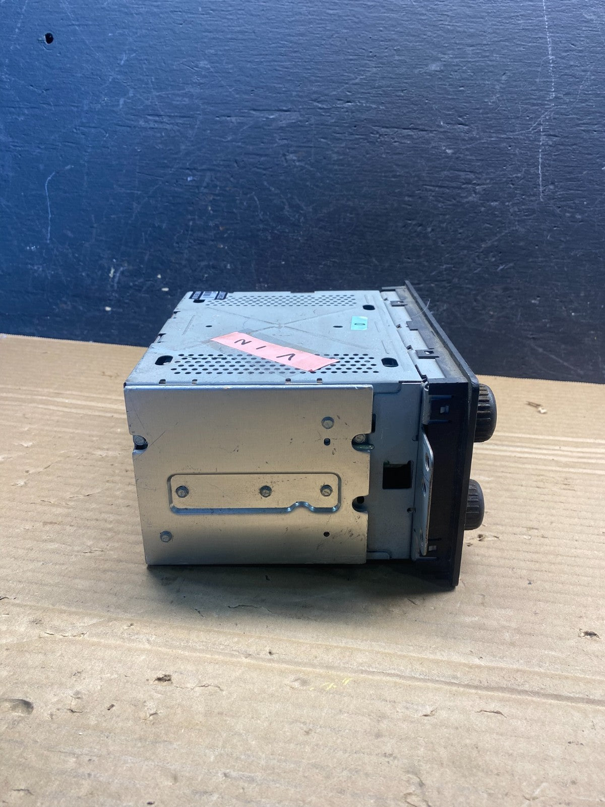 2005 to 2012 Chevrolet Colorado AM/FM Radio Receiver AE4786 DG2