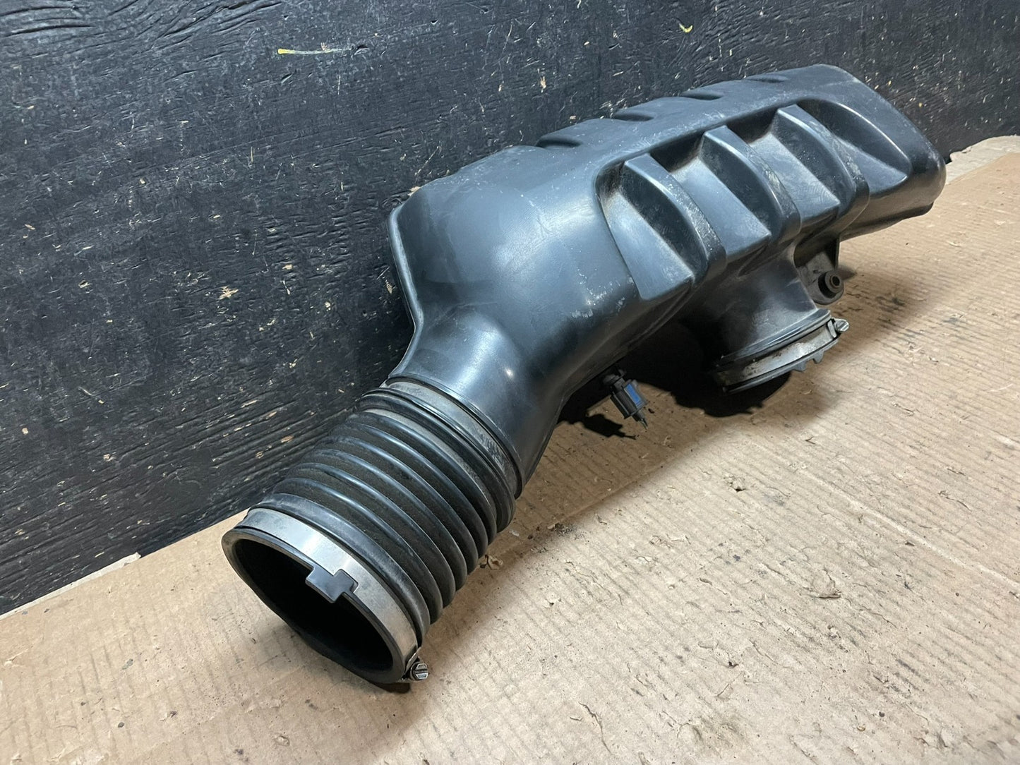 2011-2022 Jeep Grand Cherokee 5.7L V8 Air Cleaner Hose Tube OEM Y6299 DG1