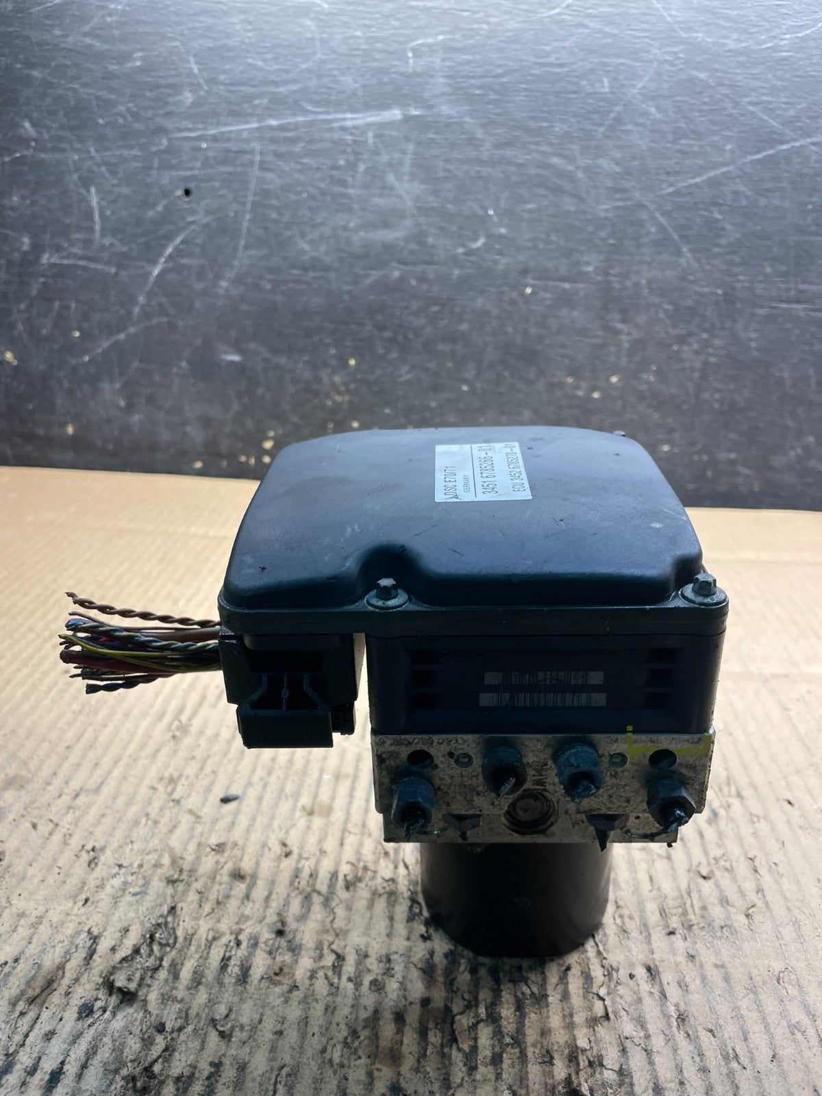 2007 to 2009 BMW X5 E70 ABS Anti-Lock Brake Pump Module OEM x8858 DG3