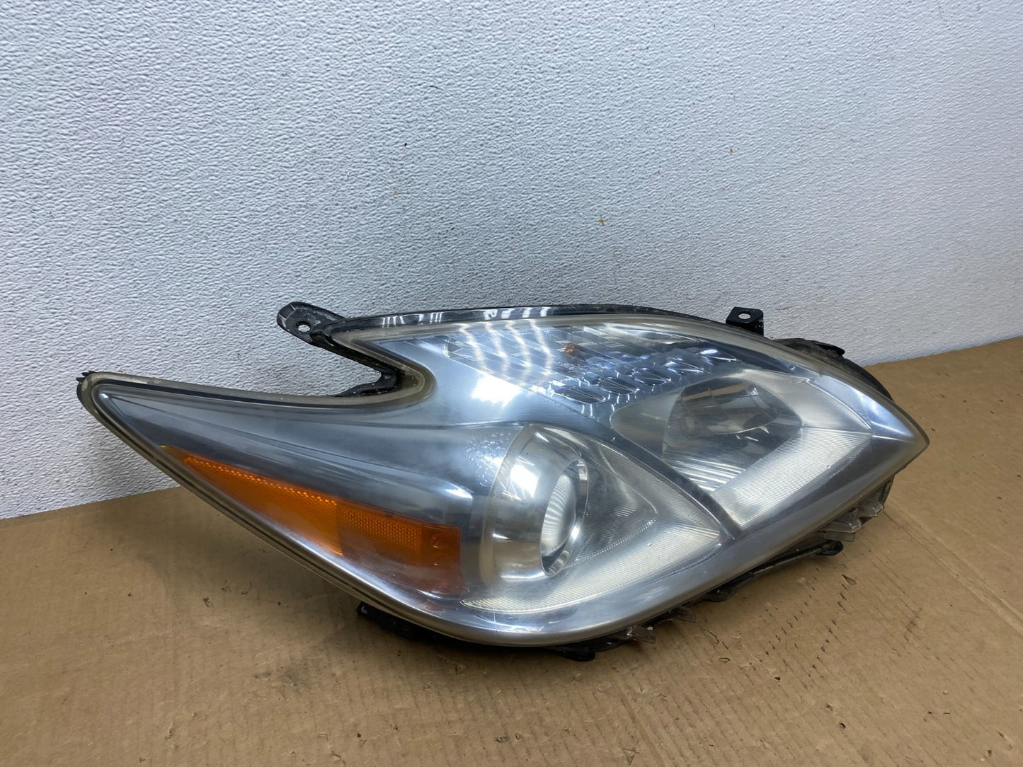 2010 - 2011 Toyota Prius Right Passenger Rh Blue Halogen Headlight AD0941 DW2