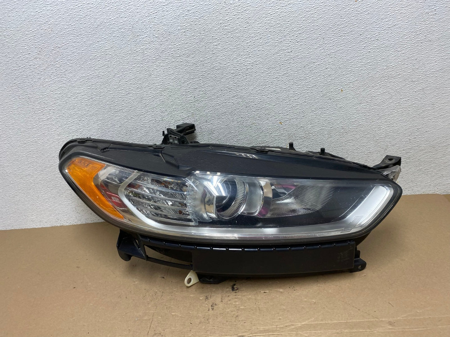 2013 to 2016 Ford Fusion Right Passenger Rh Side Headlight AF4459 LK0