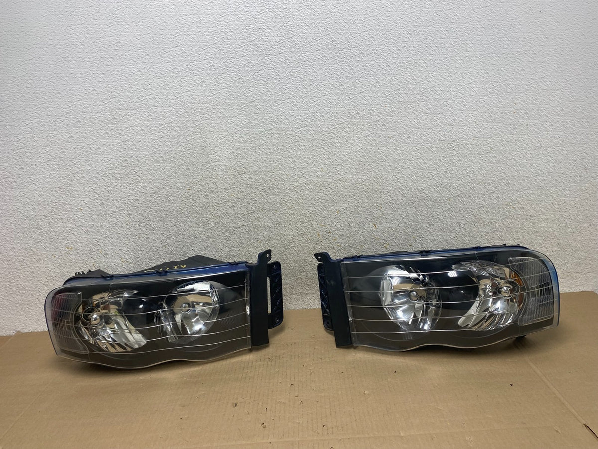 2002 to 2005 Dodge Ram Left+Right Side Halogen Headlights AI1433 DW0