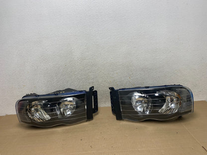 2002 to 2005 Dodge Ram Left+Right Side Halogen Headlights AI1433 DW0
