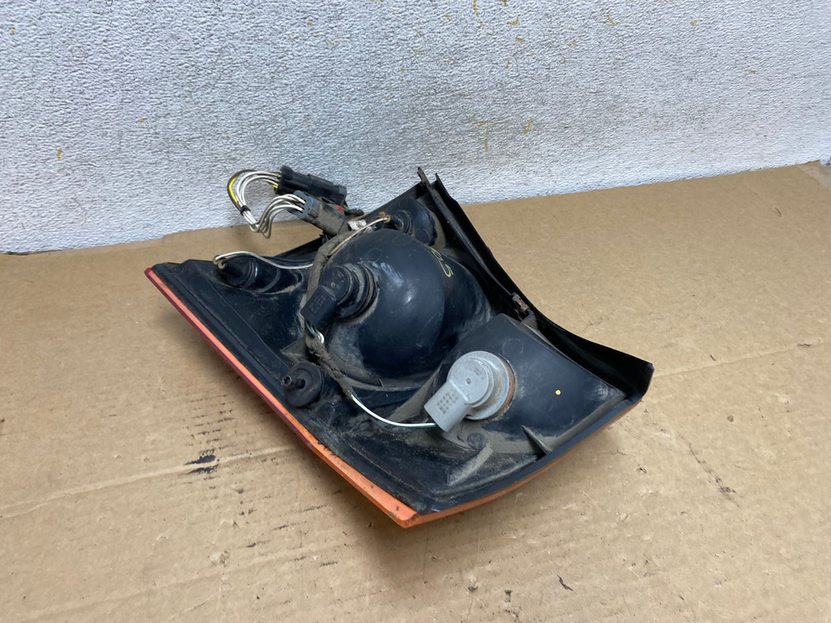 2004 2005 2006 Chrysler Pacifica Left Driver LH Tail Light AH8005 LK4