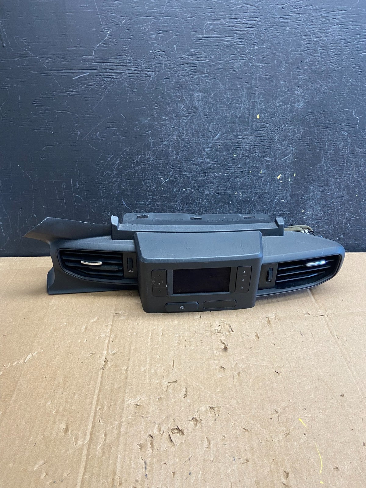 2020 to 2023 Ford Explorer Console Radio Display Screen Air Vents ad2185 DG0