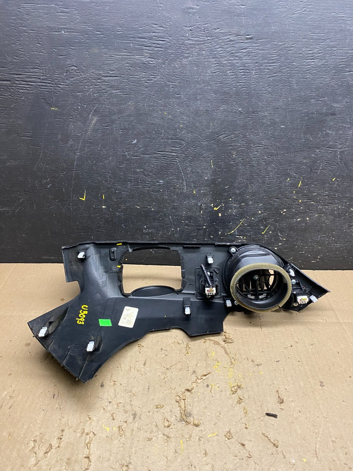 2009 - 2015 Honda Pilot Left Dash Vent Center Panel Bezel u5093 DG3