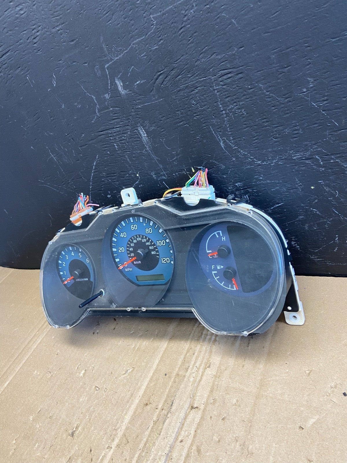 2002-2003 Nissan Pathfinder Xterra Cluster Speedometer Instrument OEM AB8915 DG2