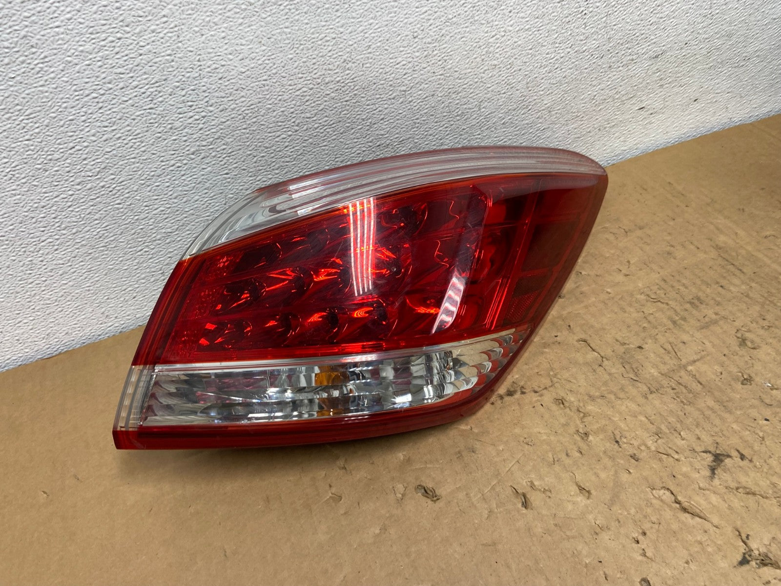 2011 - 2014 Nissan Murano Right Passenger Side RH Tail Light AC8216 LK2