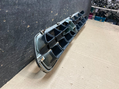 2000 to 2002 Subaru Legacy Outback Grill Grille OEM X7640 DG7