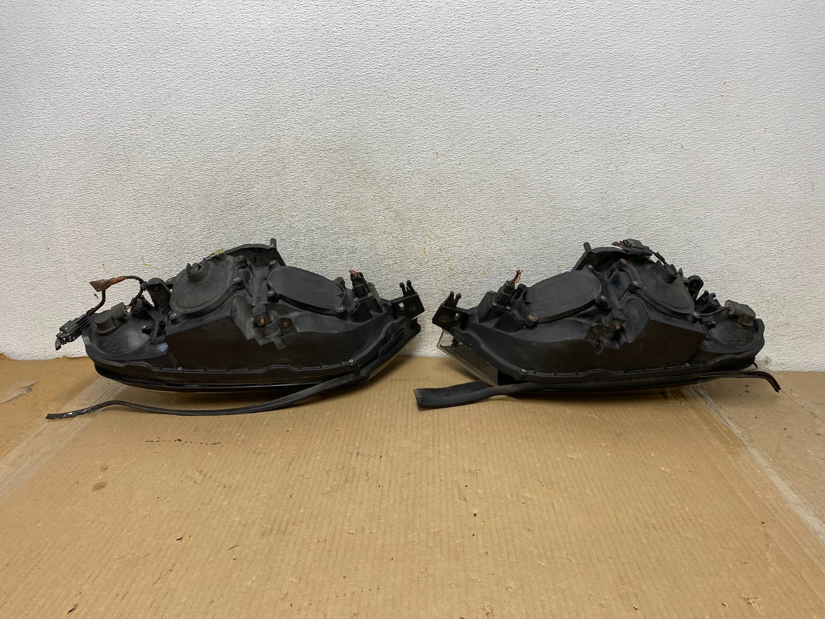 2003 to 2006 Lincoln Ls Left+Right Headlights Halogen AH3049 DW7