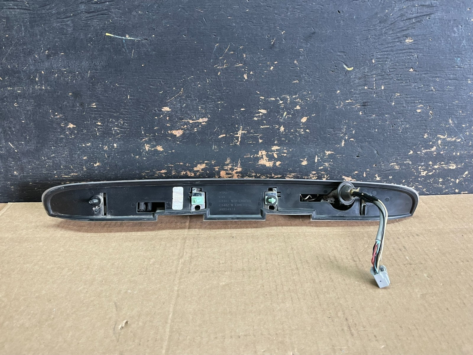 2007-2012 GMC Acadia Chrome Tailgate Rear Finish Molding Back W/Camera AA8954 DG7