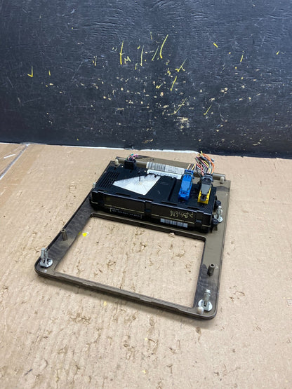 2005 to 2007 Ford Freestyle Montego Climate Control Radio Bezel Trim ab5616 DG3