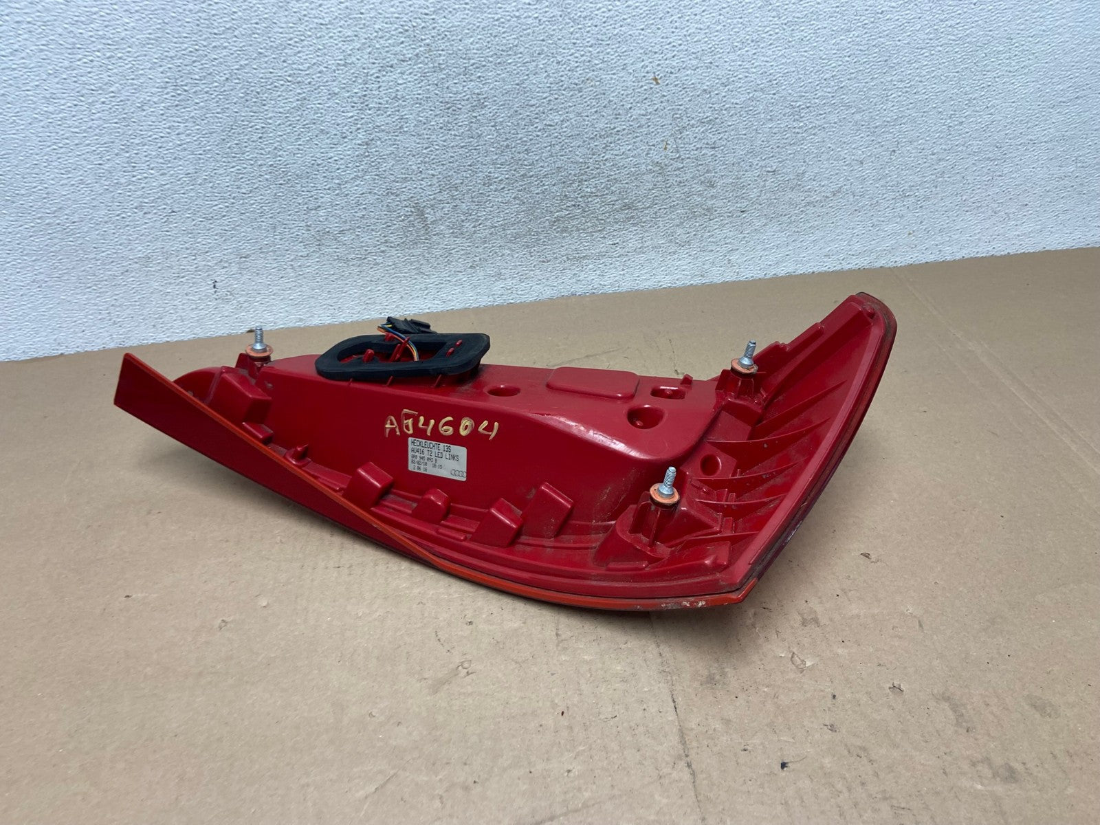 2009 to 2012 Audi Q5 Left Driver LH Side Tail light AG4604 LK6