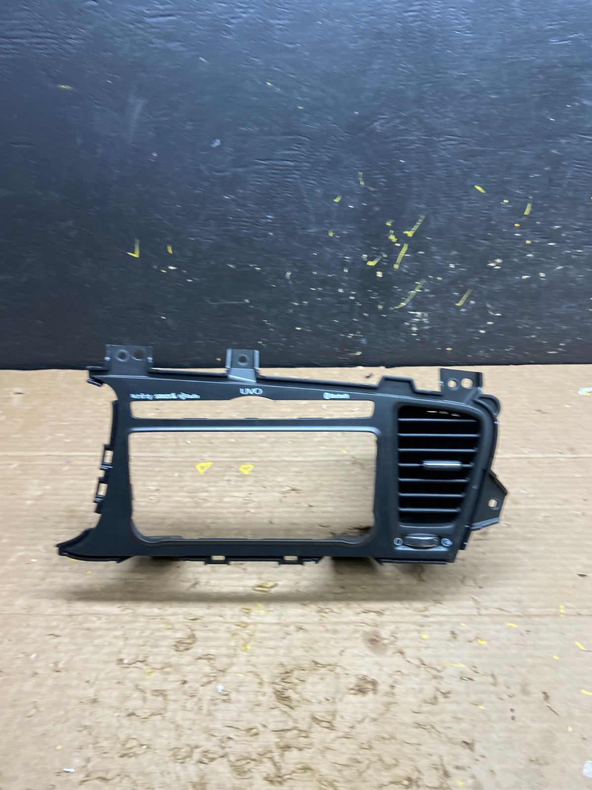 2011 2012 2013 Kia Optima Front  Dash Radio Bezel Trim Air Vent OEM w6319 DG0