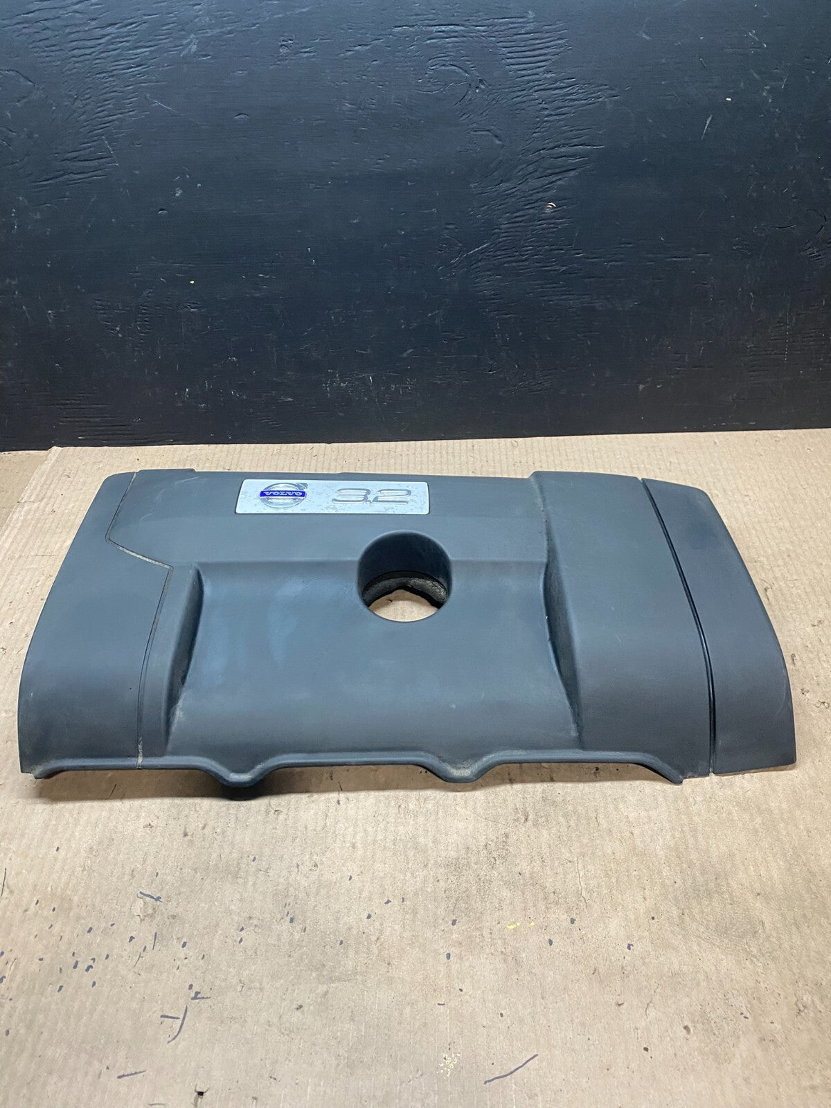 2007 to 2014 Volvo XC90 OEM 3.2L Upper Top Engine Motor Dust Cover Oem AC2330 DG0