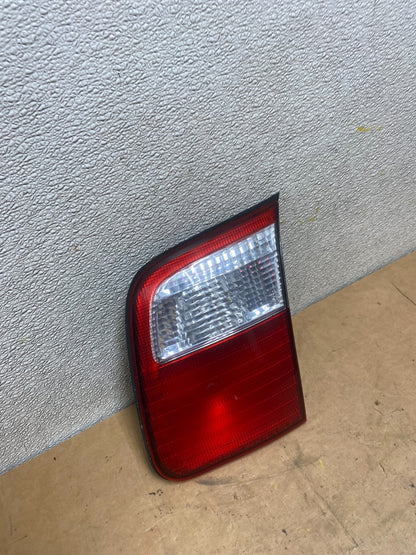 2001 2002 Subaru Forester Right Passenger RH Inner Lid Tail Light Oem X4738 DW2