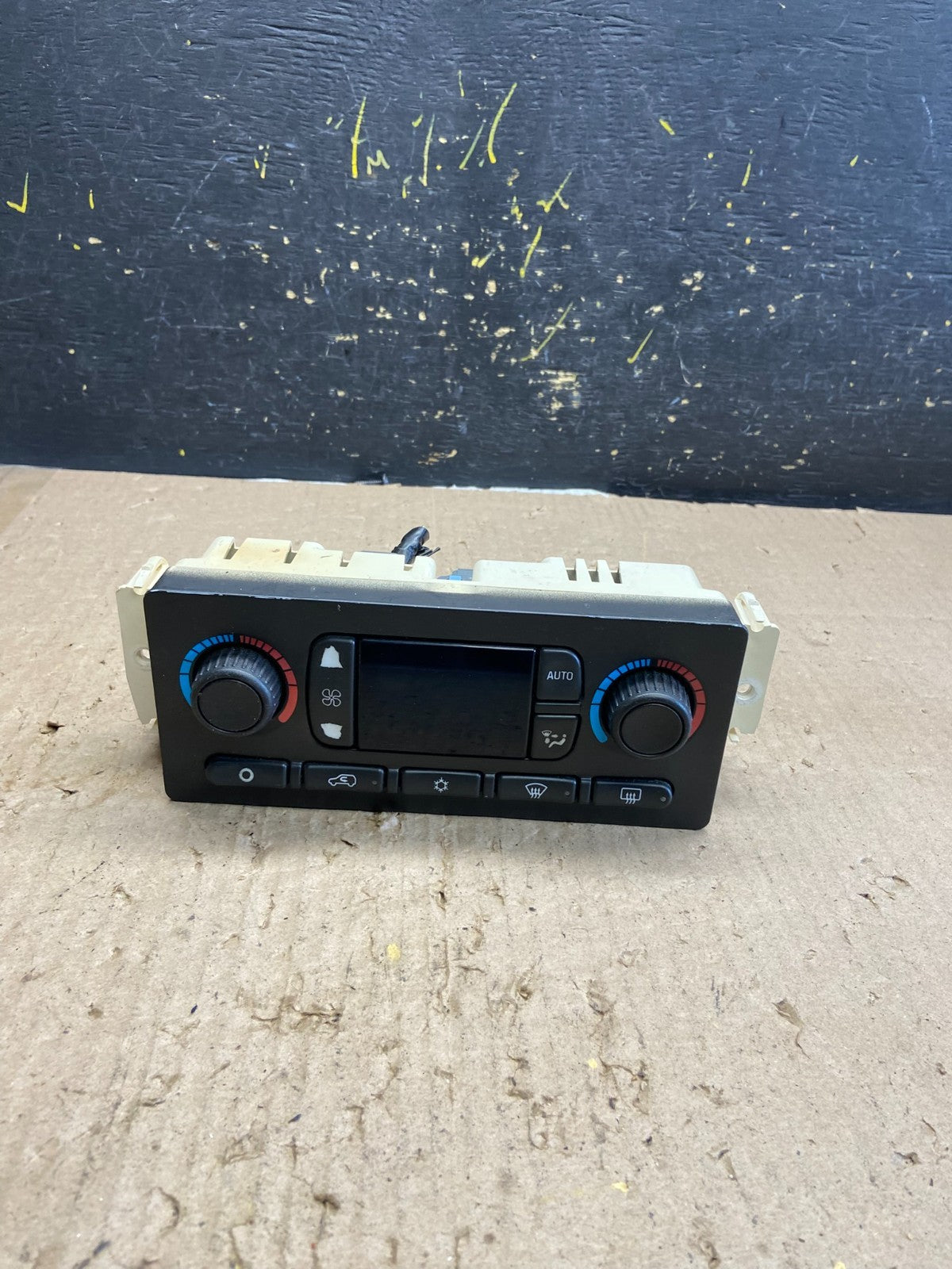 2003-2006 GMC Chevrolet  Envoy Trailblazer Climate Control A/C  Panel AB5585  DG0