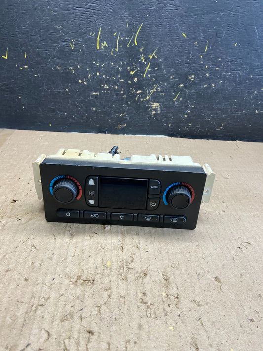 2003-2006 GMC Chevrolet  Envoy Trailblazer Climate Control A/C  Panel AB5585  DG0