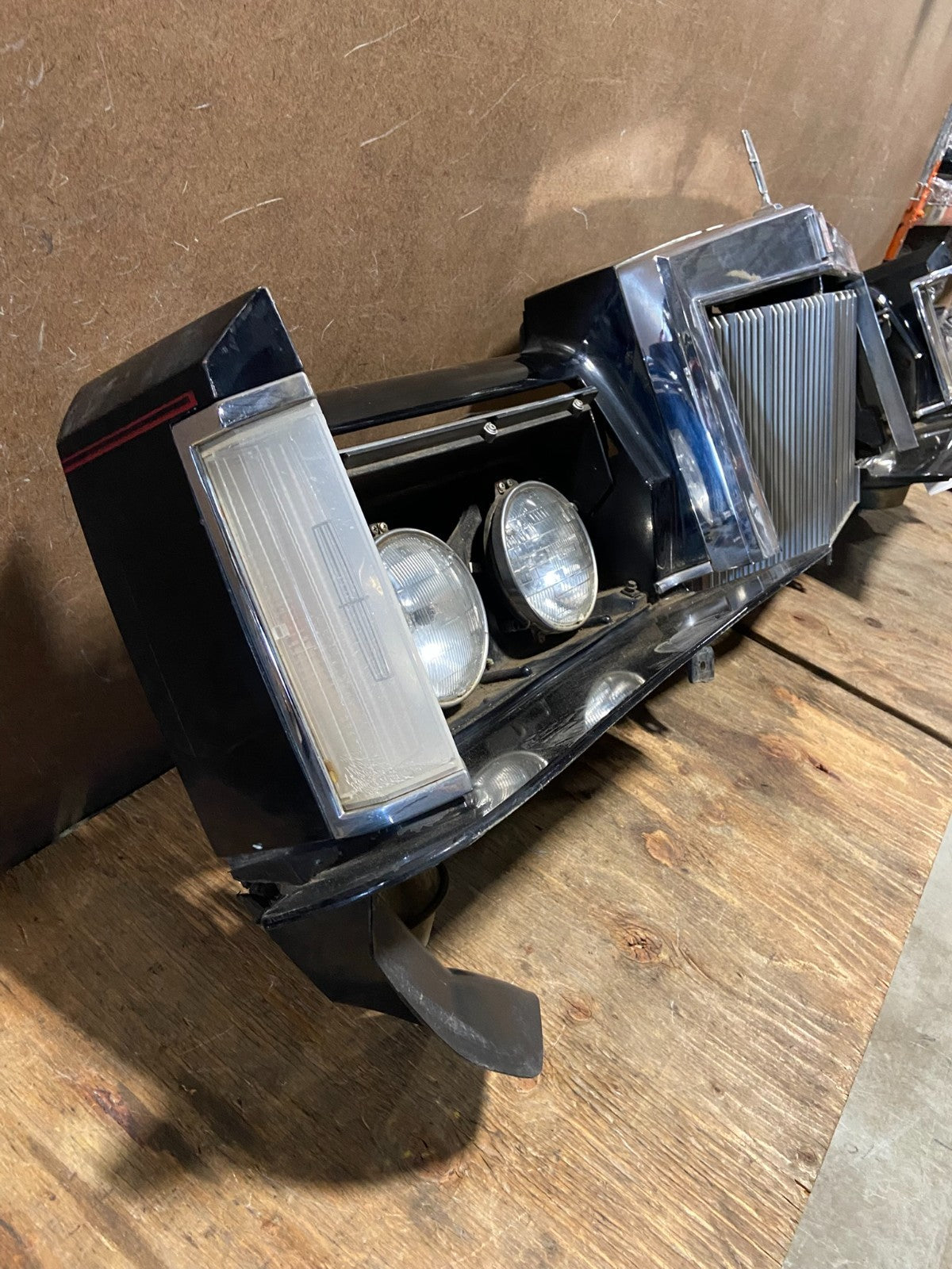 1969 to 1971 Lincoln Mark iii Front Header With Grill And Headlights AG28871