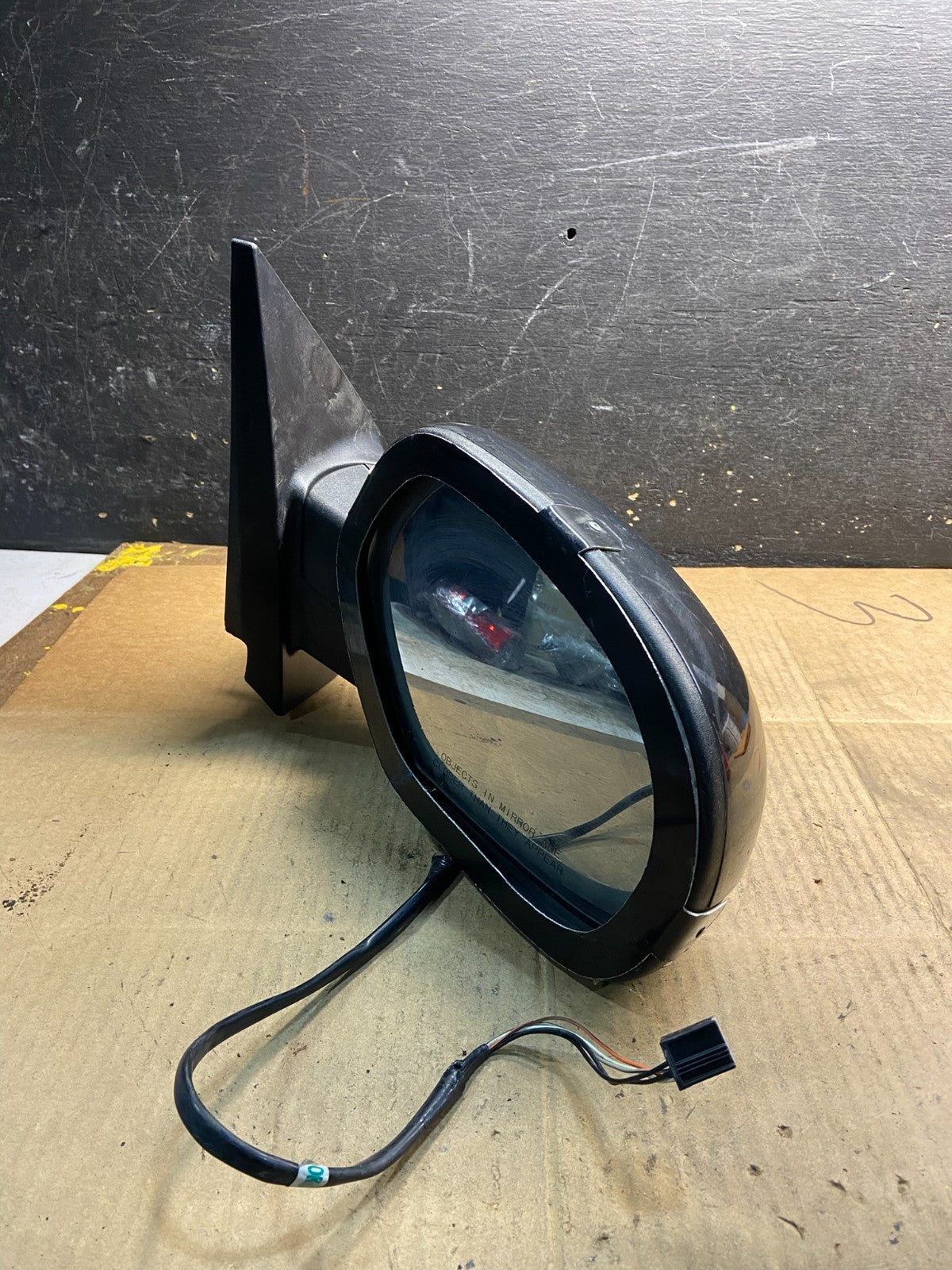 2007-2013 Chevrolet Tahoe Silverado Suburban Right Passenger Mirror OEM Y3978 DG9