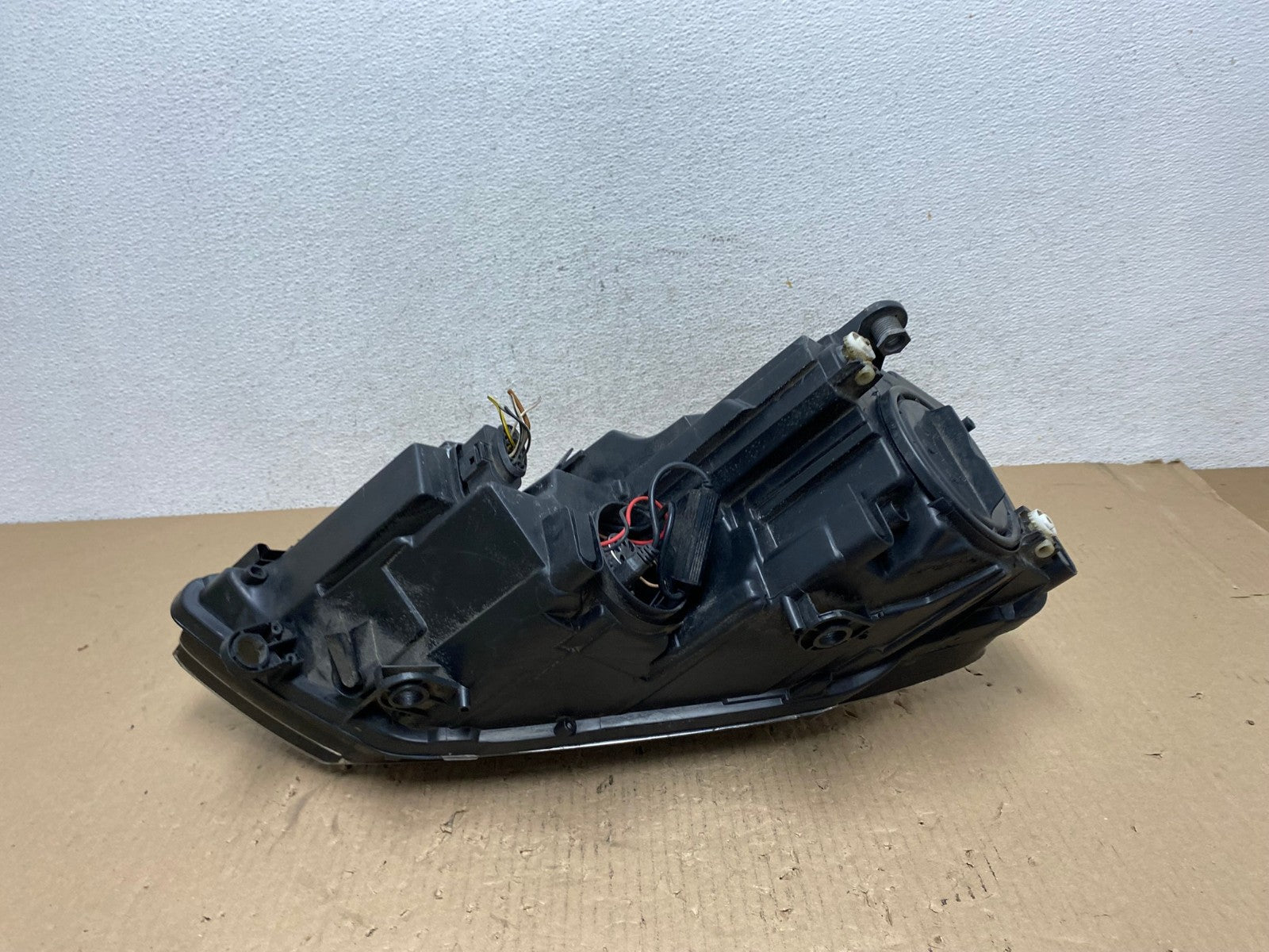 2011 to 2014 Volkswagen Jetta Left Driver LH Headlight Halogen AE8899 LK5