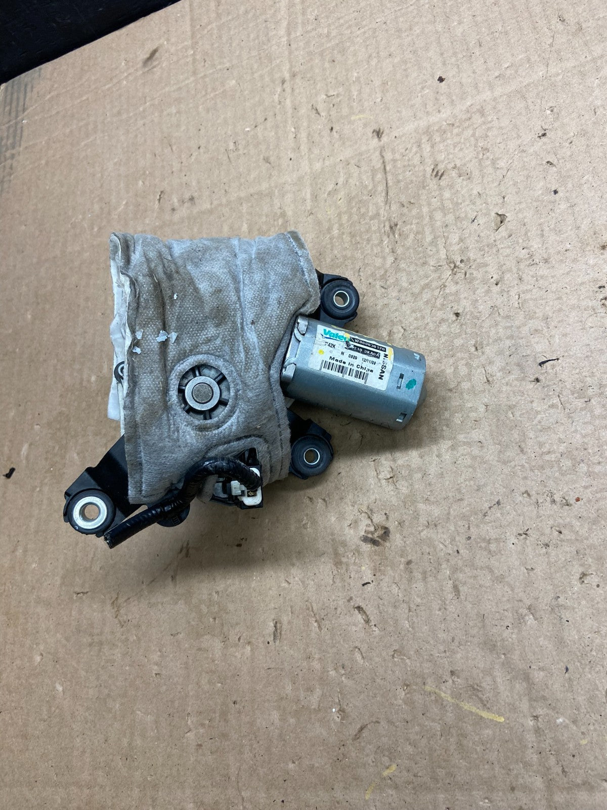 2013-2016 Nissan Pathfinder Back Door Rear Wiper Motor Wiper Blade z0246  DG0